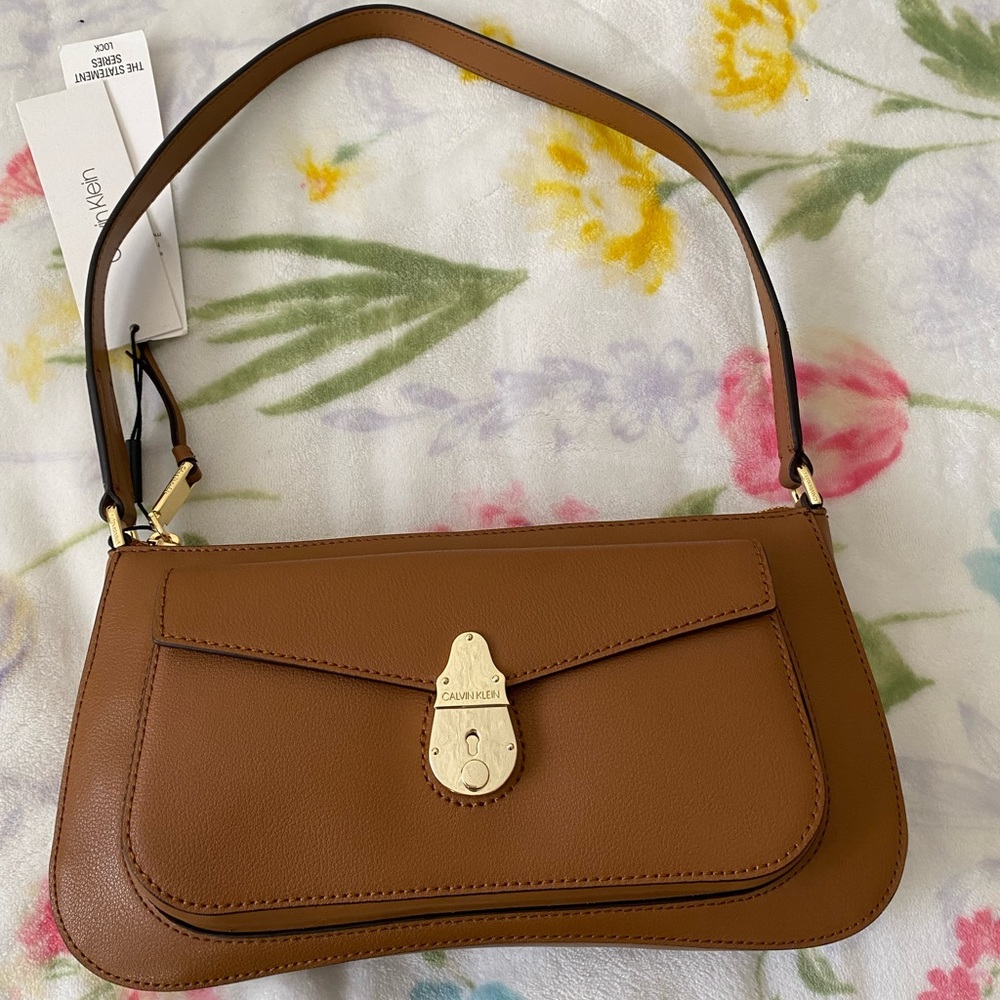 BRAND NEW CALVIN KLEIN FAUX LEATHER BAG